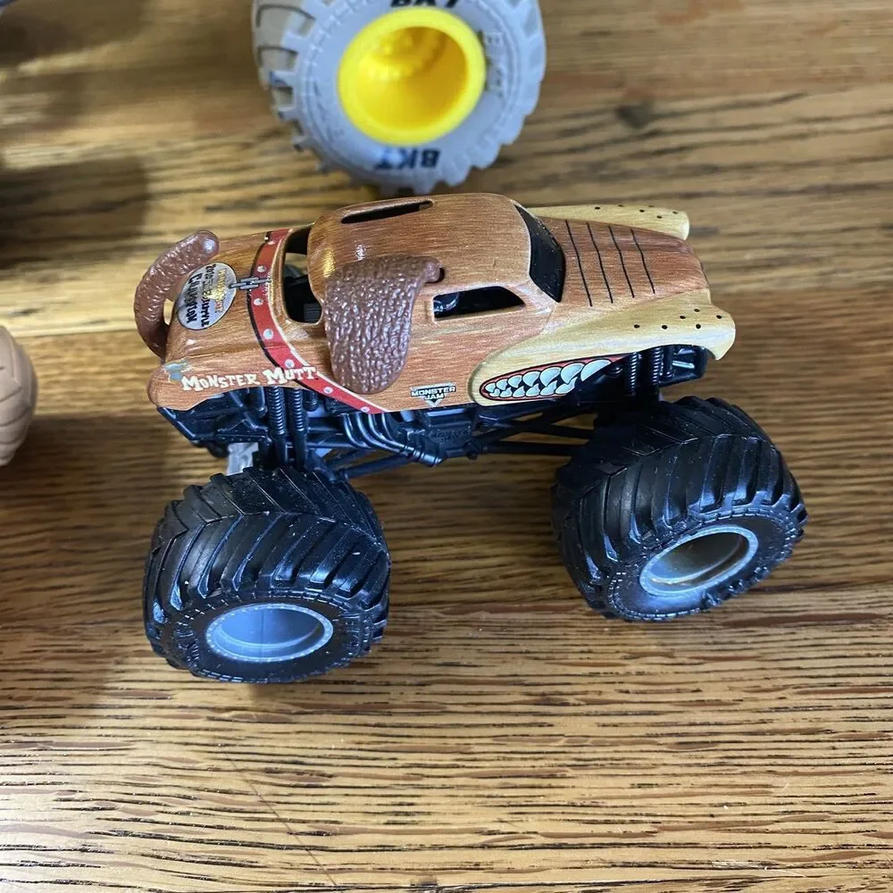 Lot of 3 Toy Monster Trucks Earth Shaker Hot Wheels Monster Mutt 4 & 8 Inch